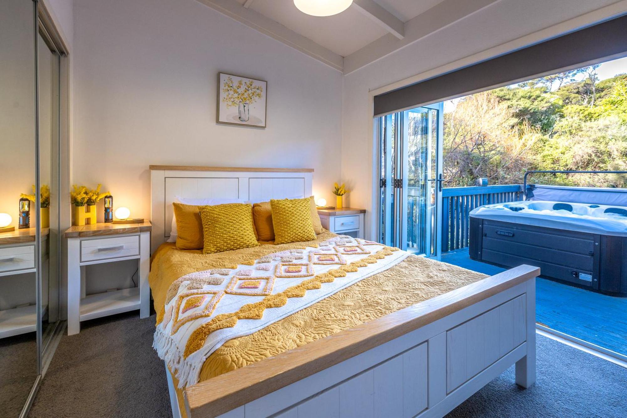 Island Sanctuary - Waiheke Holiday Home Ostend Екстер'єр фото