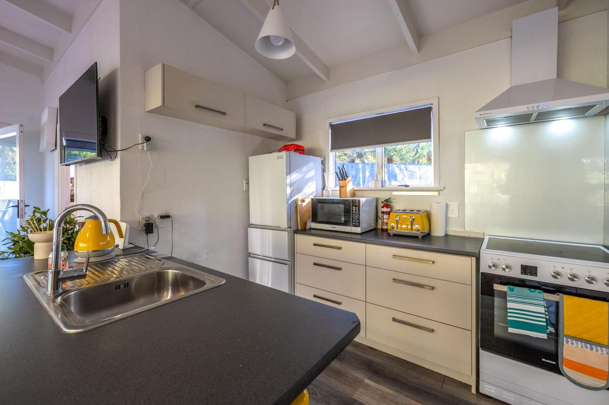 Island Sanctuary - Waiheke Holiday Home Ostend Екстер'єр фото
