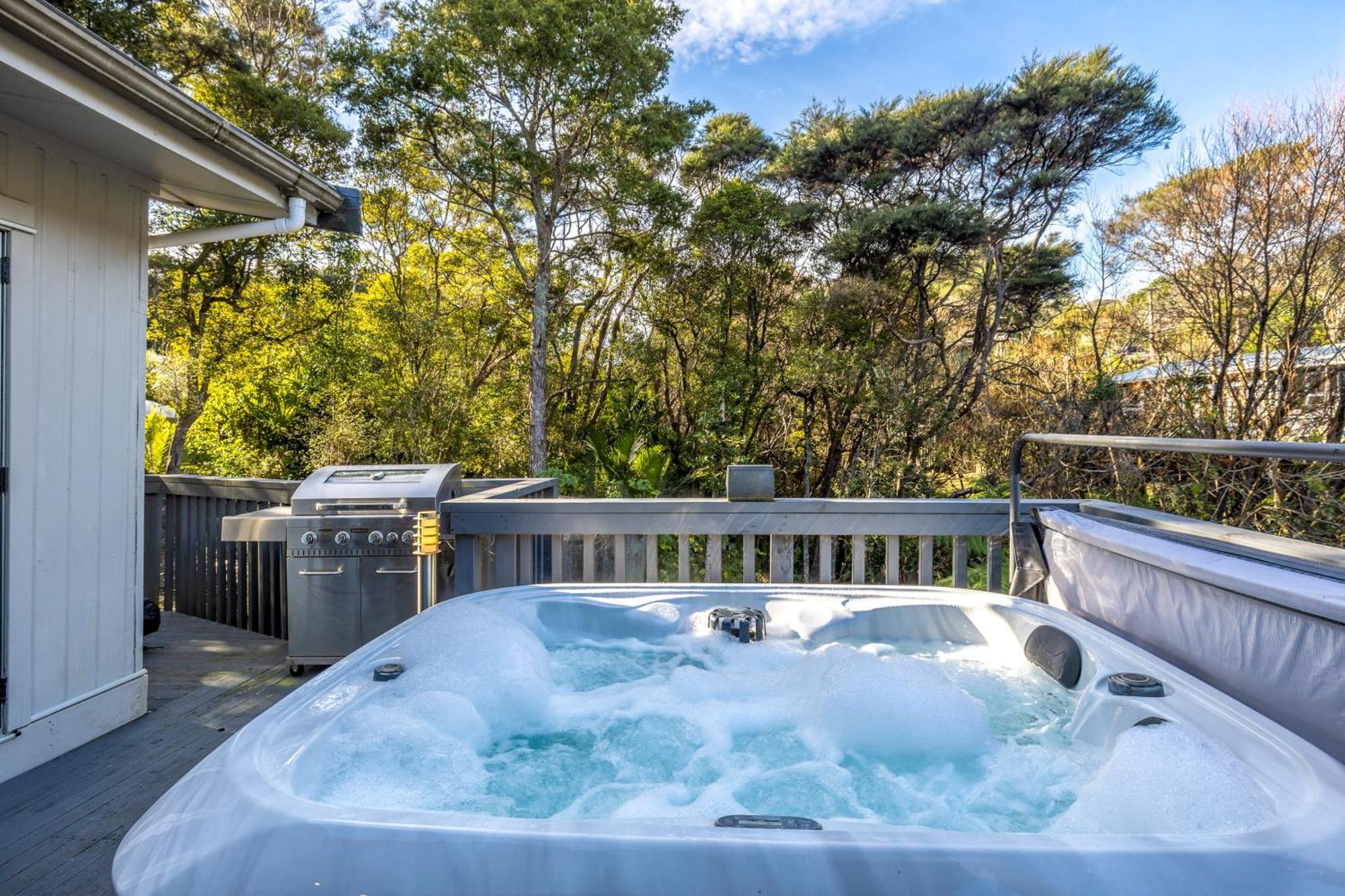 Island Sanctuary - Waiheke Holiday Home Ostend Екстер'єр фото