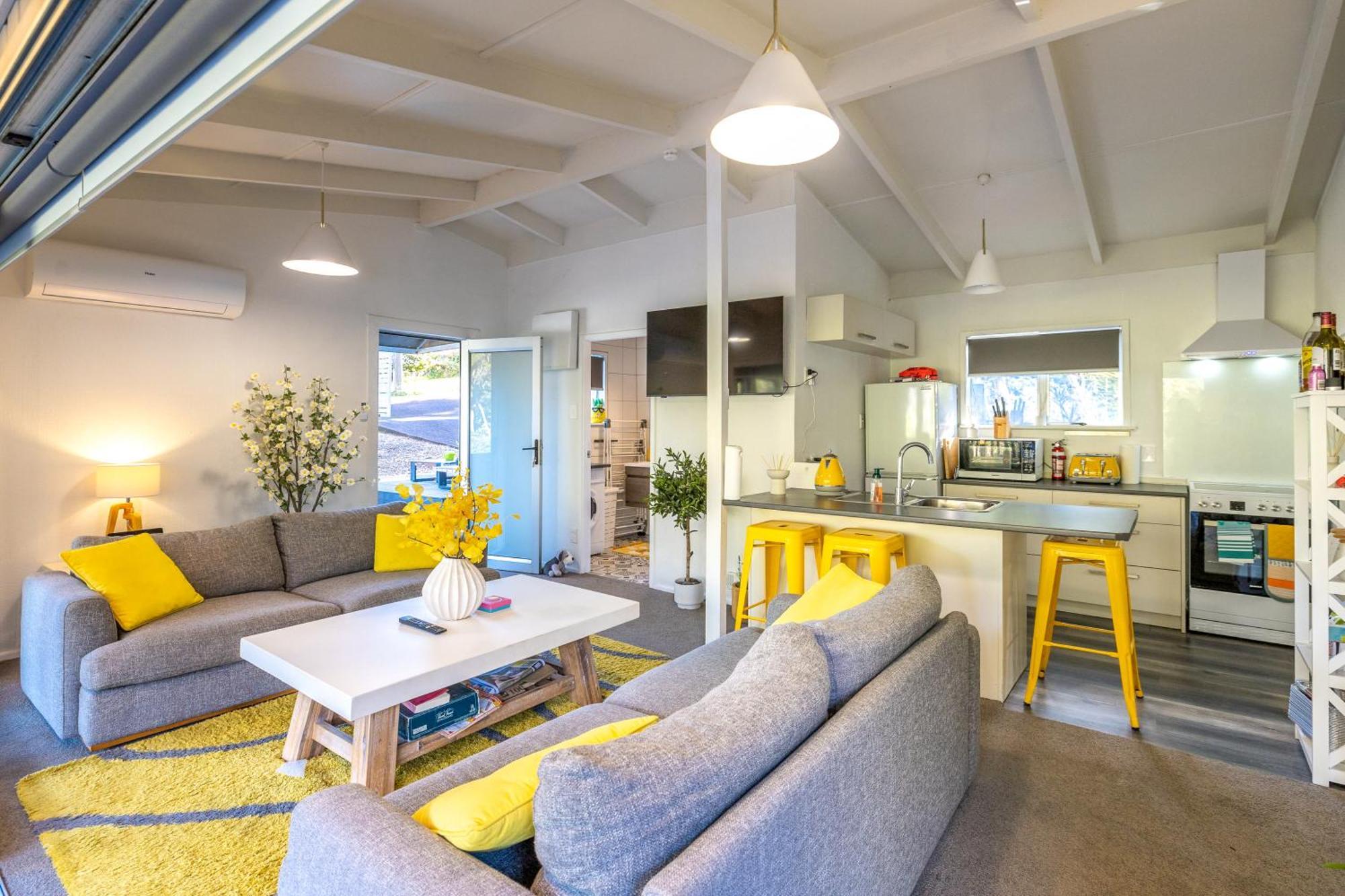 Island Sanctuary - Waiheke Holiday Home Ostend Екстер'єр фото